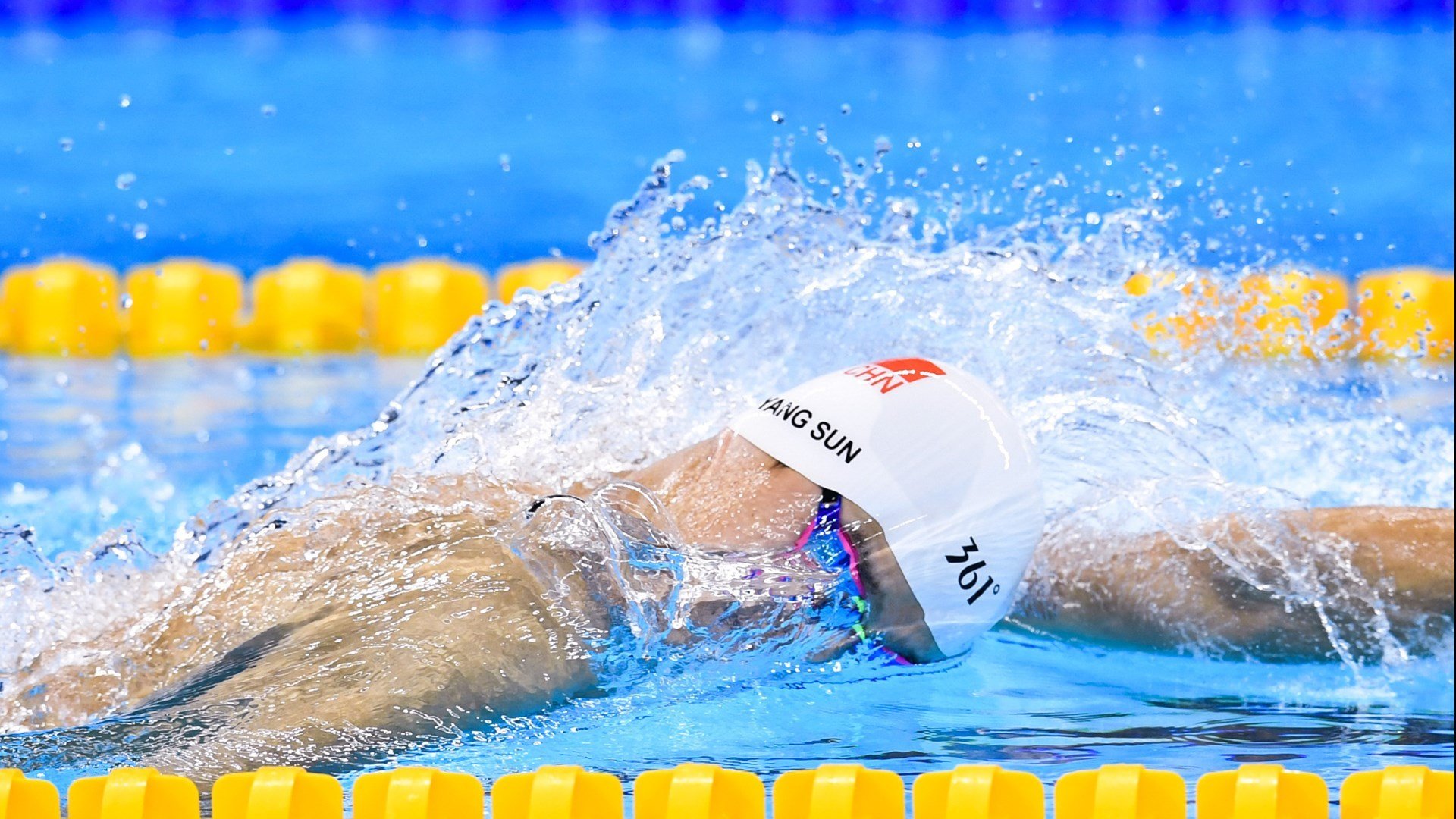《冠军》X自在无界专访花游女神梁馨枰：人生只能是旷野，花样游泳梁馨枰